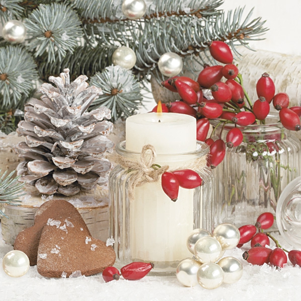 Servetten 33x33 cm - Snowy Winter Arrangement, Kaarsen,  Rozenbottels,  Dennenappel,  Bessen,  Takken van sparren,  Adventskrans,  Herfst,  Fruit,  Planten